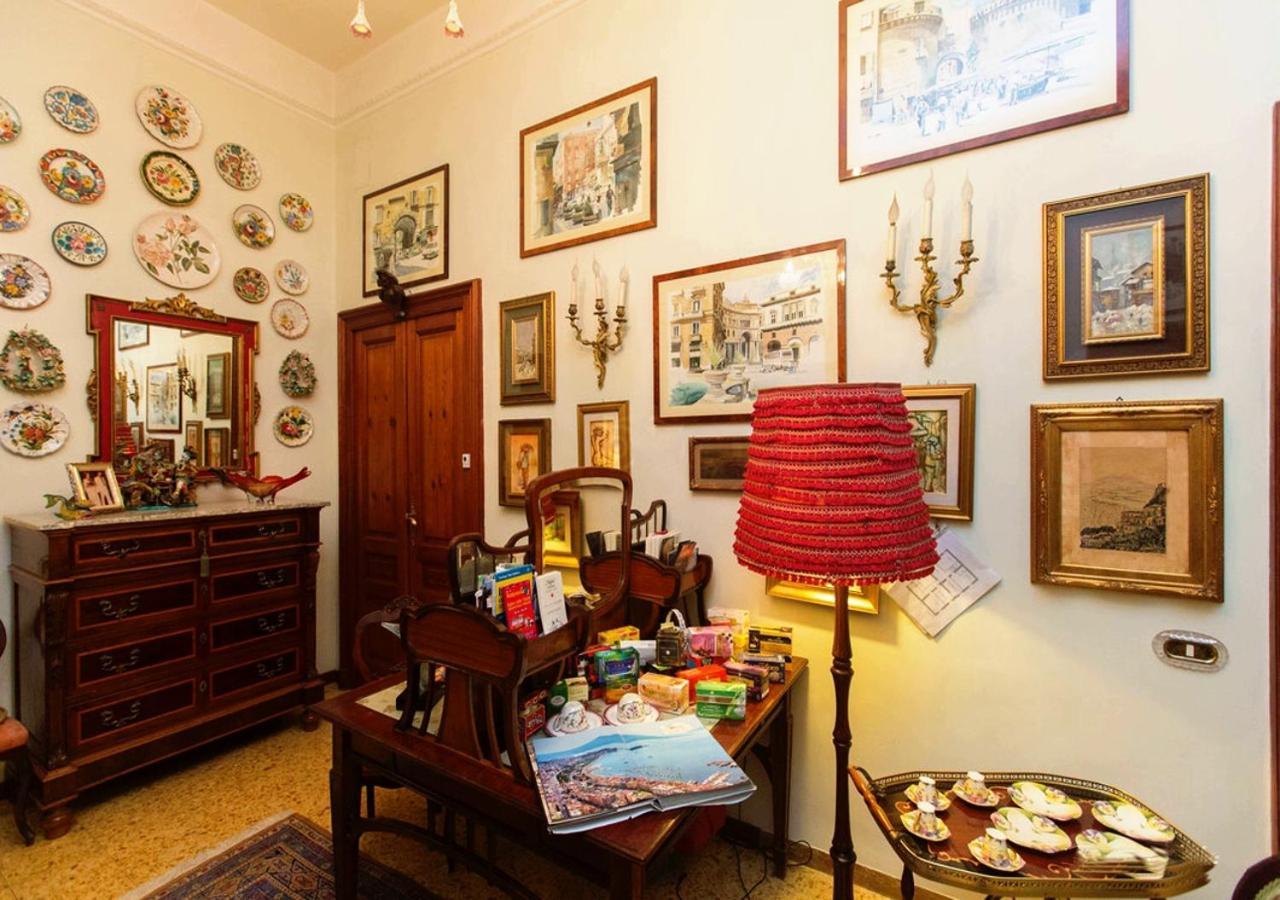 B&B Atmosfere Del Centro Storico Naples Exterior photo