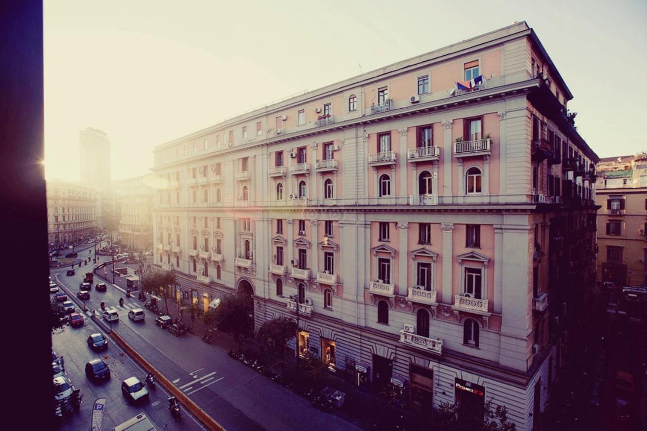 B&B Atmosfere Del Centro Storico Naples Exterior photo