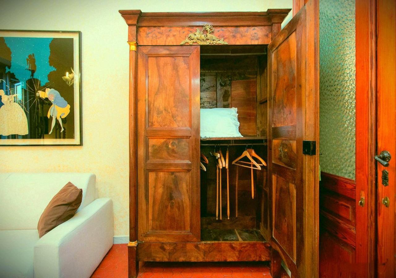 B&B Atmosfere Del Centro Storico Naples Exterior photo