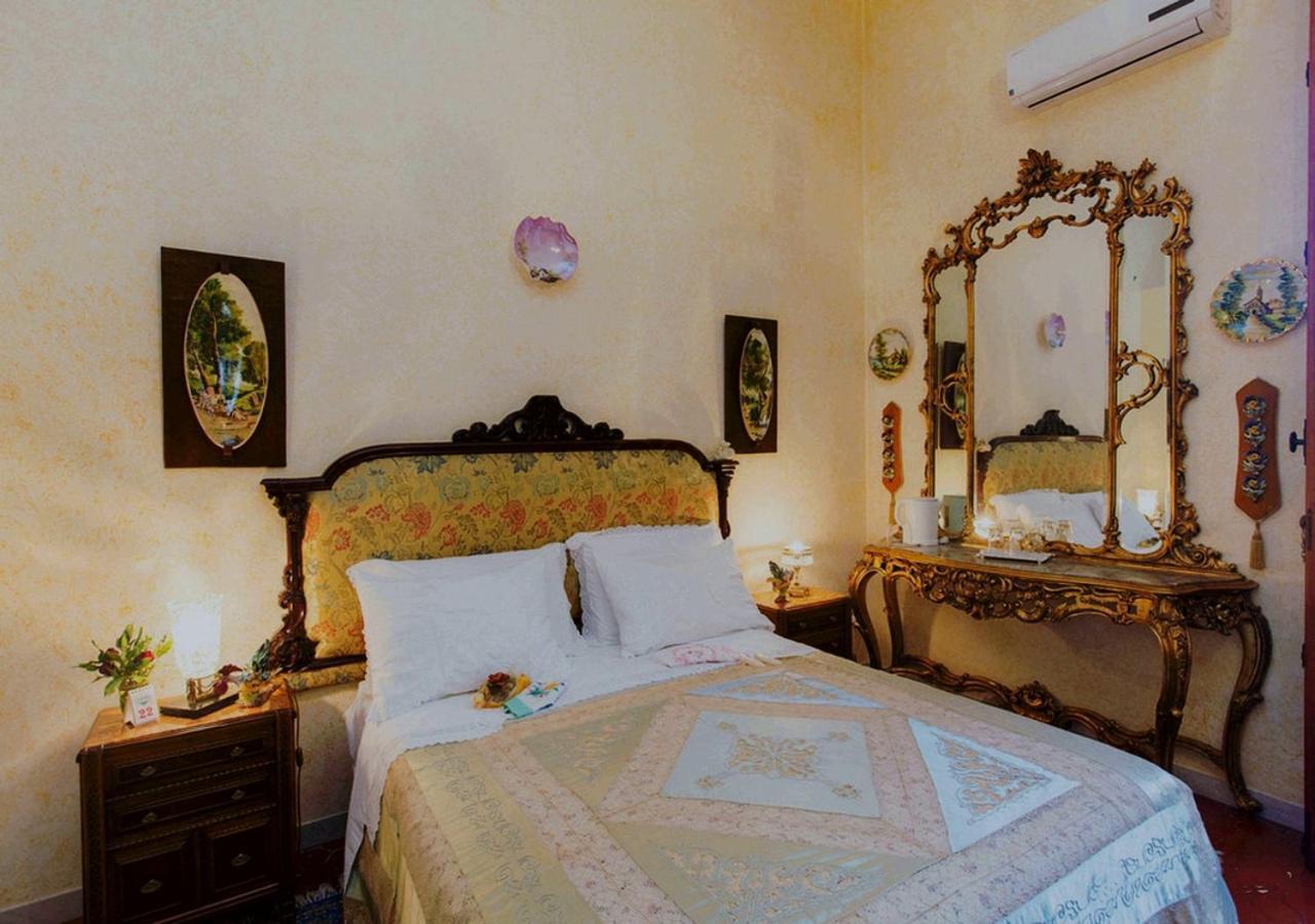 B&B Atmosfere Del Centro Storico Naples Exterior photo