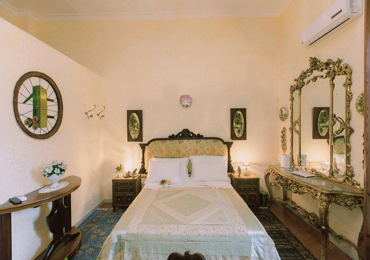B&B Atmosfere Del Centro Storico Naples Exterior photo