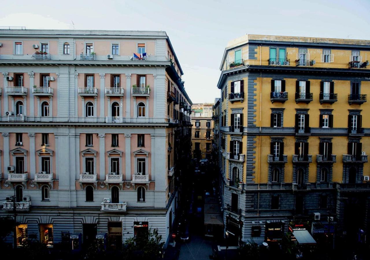 B&B Atmosfere Del Centro Storico Naples Exterior photo