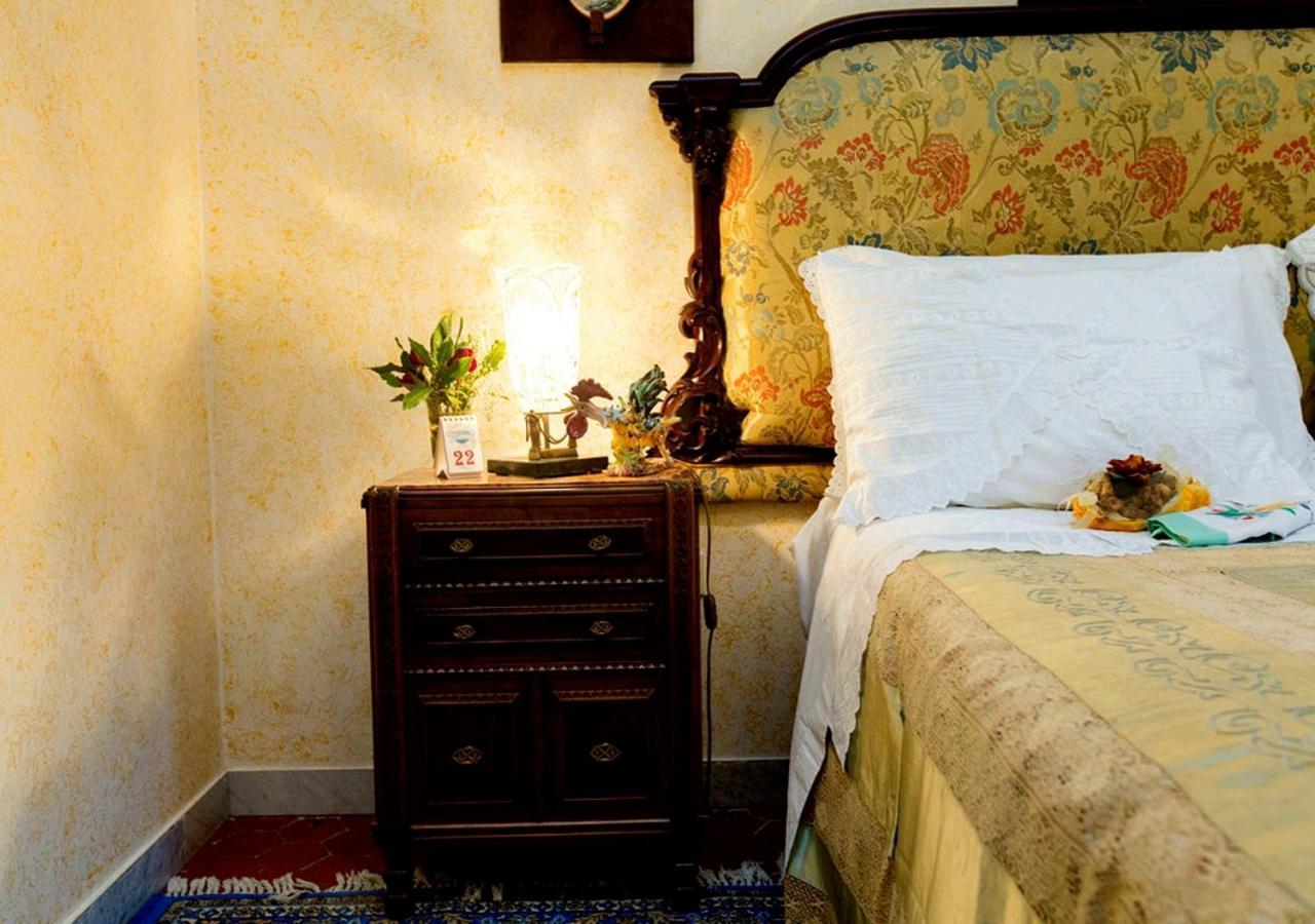 B&B Atmosfere Del Centro Storico Naples Exterior photo