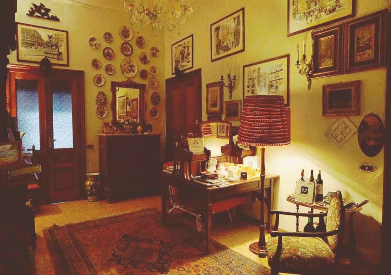 B&B Atmosfere Del Centro Storico Naples Exterior photo